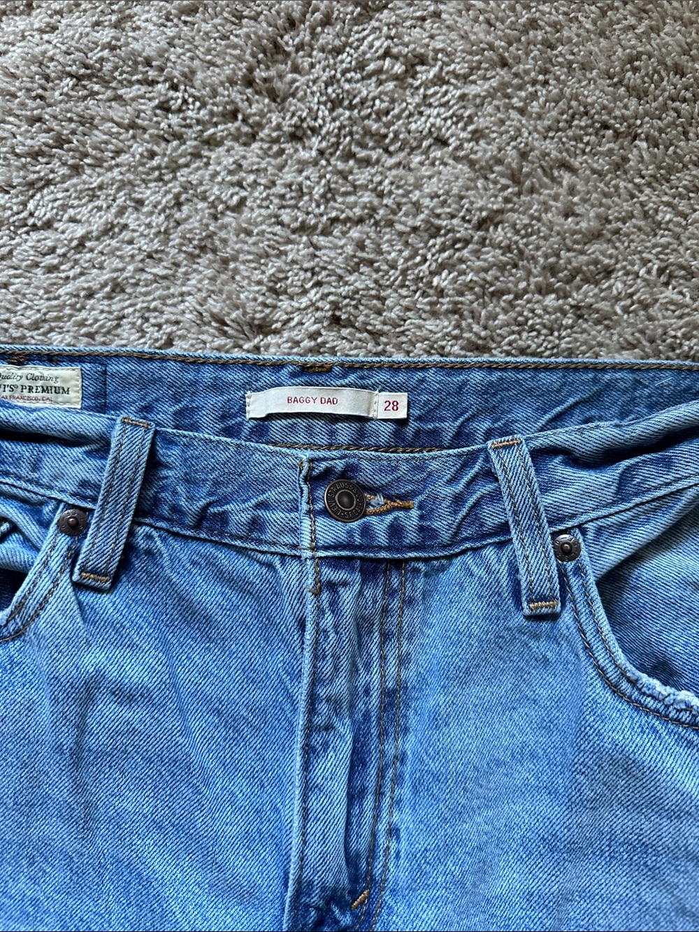 Levi’s Baggy Dad Jean - Picture 2 of 2